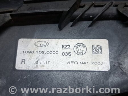 Противотуманная фара правая для Skoda Octavia A7 Київ 5E0941700F