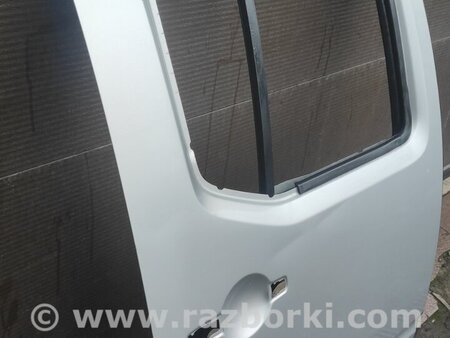 Дверь задняя правая для Nissan Navara D40 Київ 82100EB332