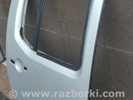 Дверь задняя правая для Nissan Navara D40 Київ 82100EB332