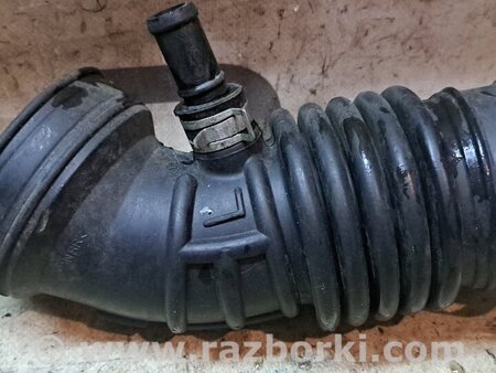 Патрубок воздушного фильтра для Nissan X-Trail T30 (01-08) Київ 165788H302