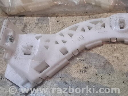 Кронштейн бампера переднего левый для Mazda 3 I BK (03-09) Київ BN8V500U1C