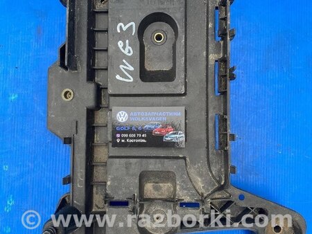 Підставка під акумулятор для Volkswagen Golf VI Mk6 (08-12) Костопіль 1K0915333D, 1K0915333H, 1K0915333C
