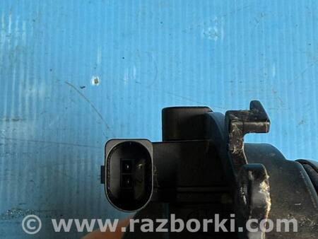 Ручка багажника для Volkswagen Golf V Mk5 (03-08) Костопіль 1K0 827 469 D
