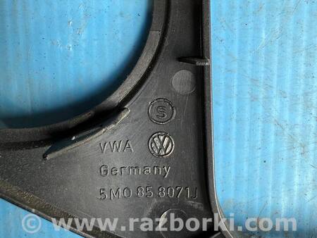 Рамка торпедо центральна для Volkswagen Golf V Mk5 (03-08) Костопіль 5M0858071J