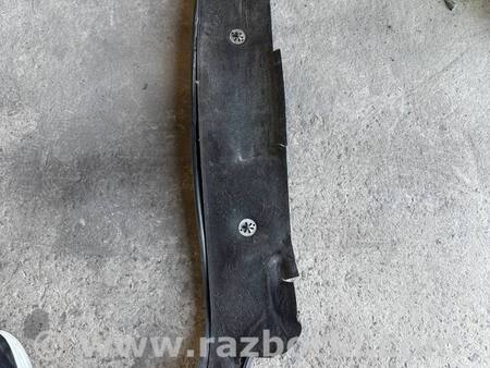 Накладка під лобове скло для Volkswagen Golf VI Mk6 (08-12) Костопіль 1K0805277