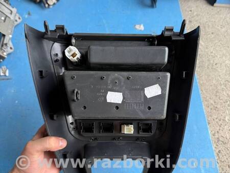 Центральна Консоль для Volkswagen Golf Plus Mk5 (12.2004-09.2014) Костопіль 5N1863476